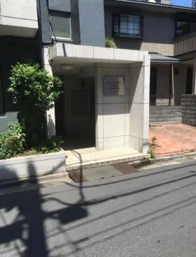 平和マンションの外観