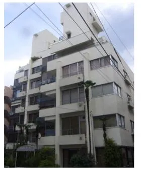 外苑アビタシオンビルの外観