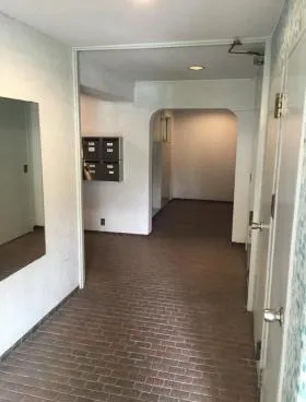 外苑アビタシオンビルの外観