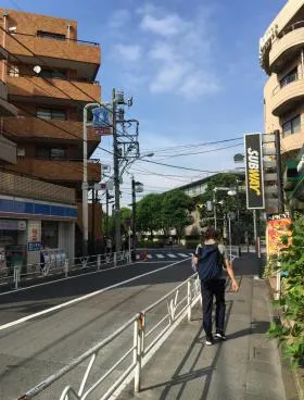 外苑アビタシオンビルの外観