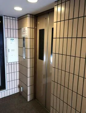 日興パレス千駄ケ谷ビルの外観