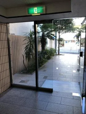 日興パレス千駄ケ谷ビルの外観