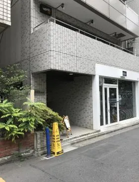 J・SIXビルの外観