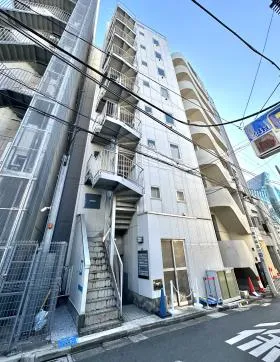 原宿こみやビルの外観