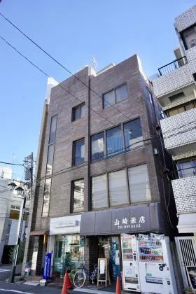山水ビルの外観