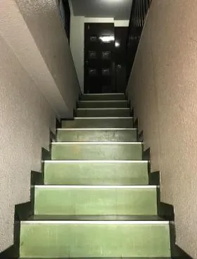 山水ビルの外観