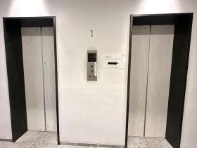いちご神田小川町ビルの外観