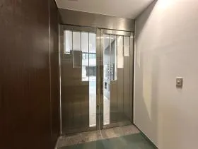 いちご神田小川町ビルの外観