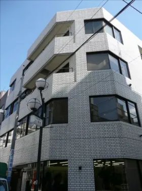 金子ビルの外観