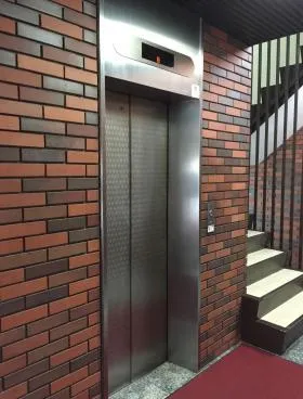 小川ビルの外観
