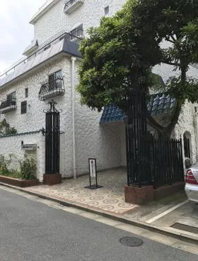 秀和第2神宮レジデンスの外観