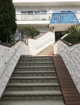 秀和神宮レジデンスの外観