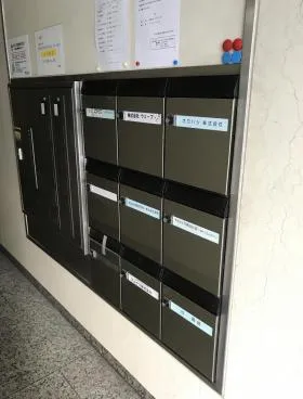 オプティクスビルの外観