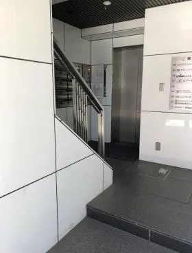 芝シムラビルの外観