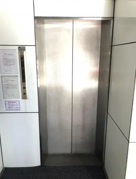 芝シムラビルの外観