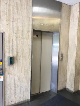 松栄ビルの外観