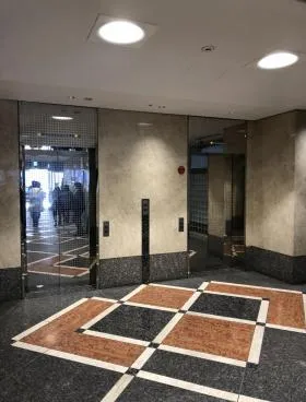クリスタルパークビルの外観