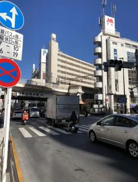 クリスタルパークビルの外観