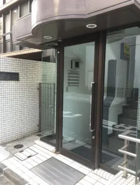 林ビルの外観