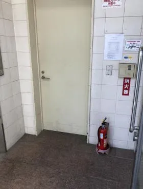 クロスサイドビルの外観