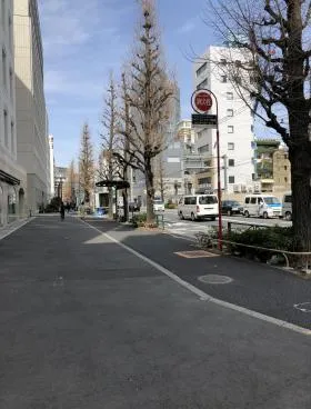 クロスサイドビルの外観