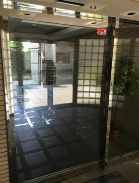 御苑ホームズビルの外観
