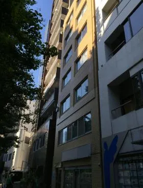 ワコー代々木ビルの外観