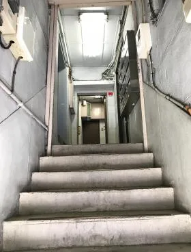 平和ビルの外観