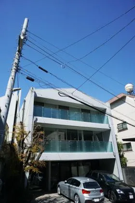 POOLビルの外観