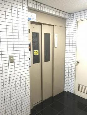 フォーラム千駄ケ谷の外観