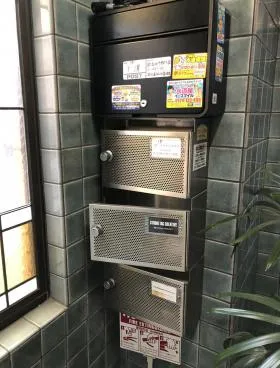 若松ビルの外観