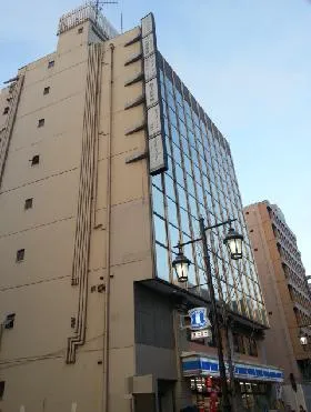 クローバービルの外観