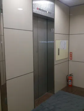 新宿御苑さくらビルの外観