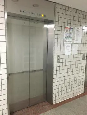 岩﨑錦町ビルの外観