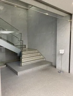 白金高輪ステーションビルの外観
