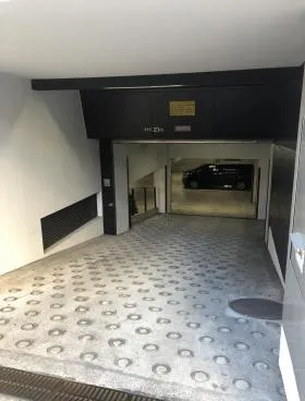 コアビルの外観