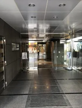 一清本館ビルの外観