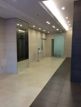 オリンピック曙町ビルの外観