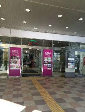 パークアベニュー(岩崎共同)ビルの外観