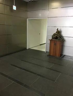 鈴春ビルの外観
