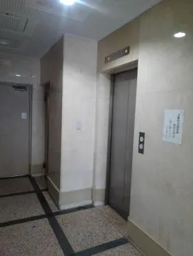 立川わかぐさビルの外観