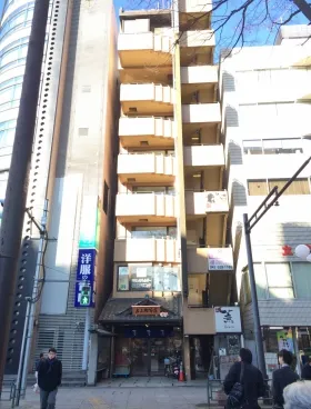 三上ビルの外観