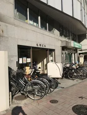 毛利ビルの外観
