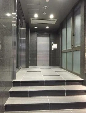 いずみ日本橋ビルの外観