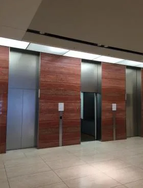 日土地銀座ビルの外観