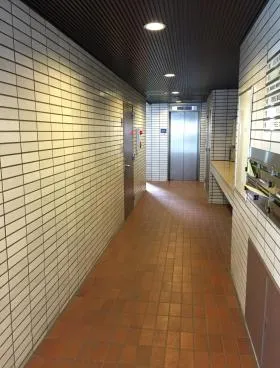 京橋ポイントビルの外観
