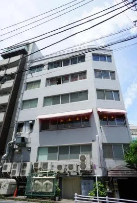 日進ビルの外観