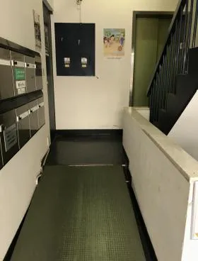日進ビルの外観