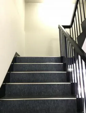 日進ビルの外観