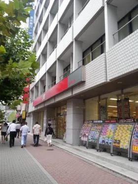 日本生命新橋ビルの外観